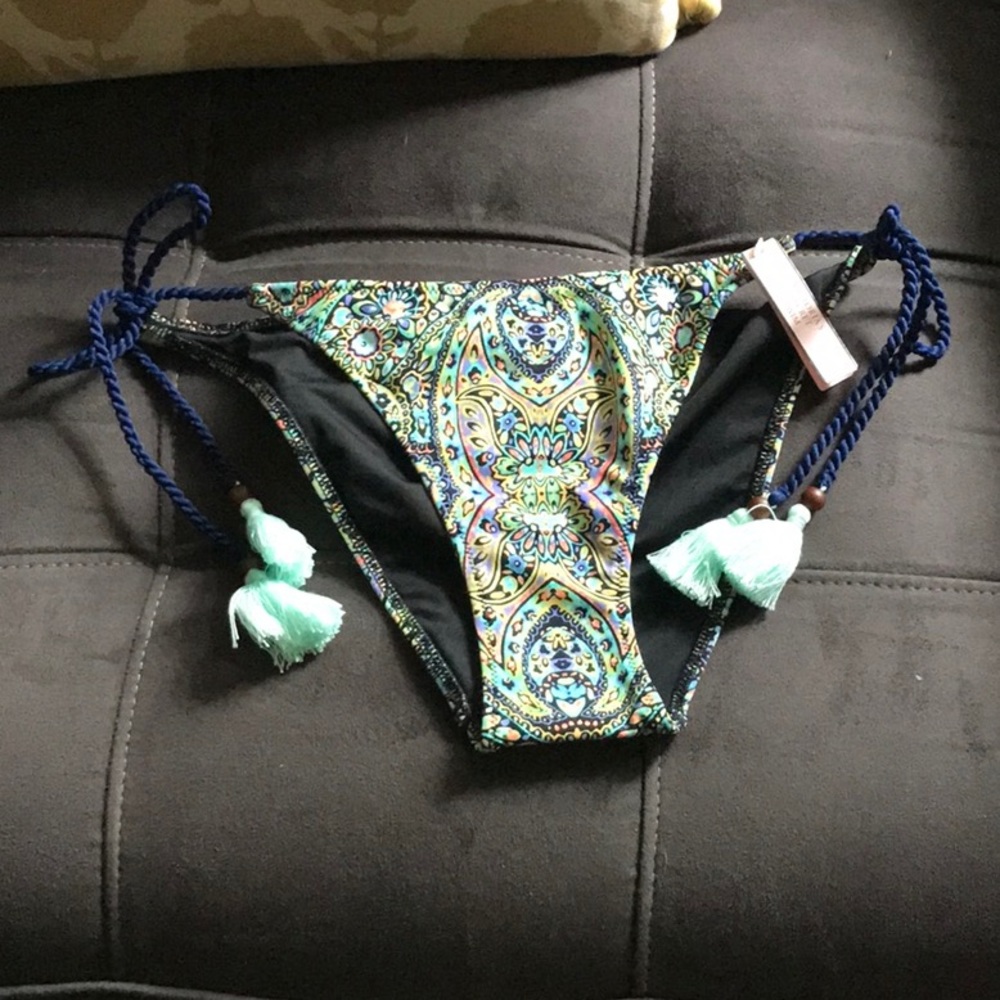 Victoria’s Secret Bathing Suit Bottom - Size M